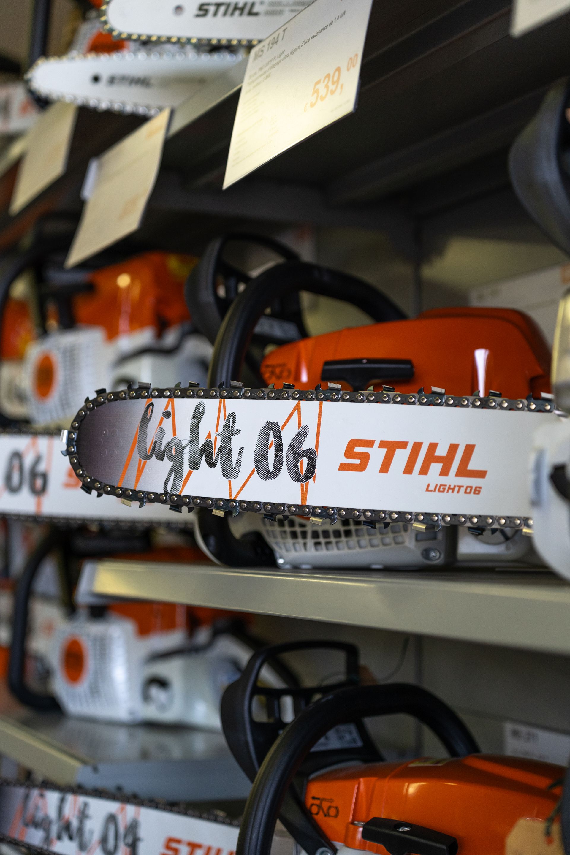 Kettingzagen in de winkel van AMR Greentech